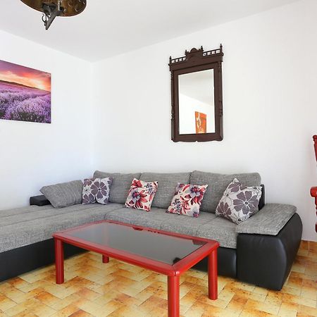Seaside Holiday House Poljica, Trogir - 5161 Marina Rom bilde